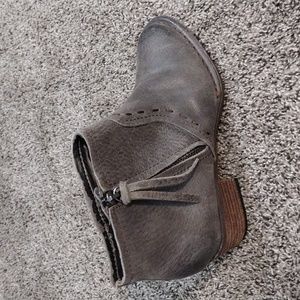 Giani Bernini Alvin Distressed Gray Leather Ankle Boots Size 5.5